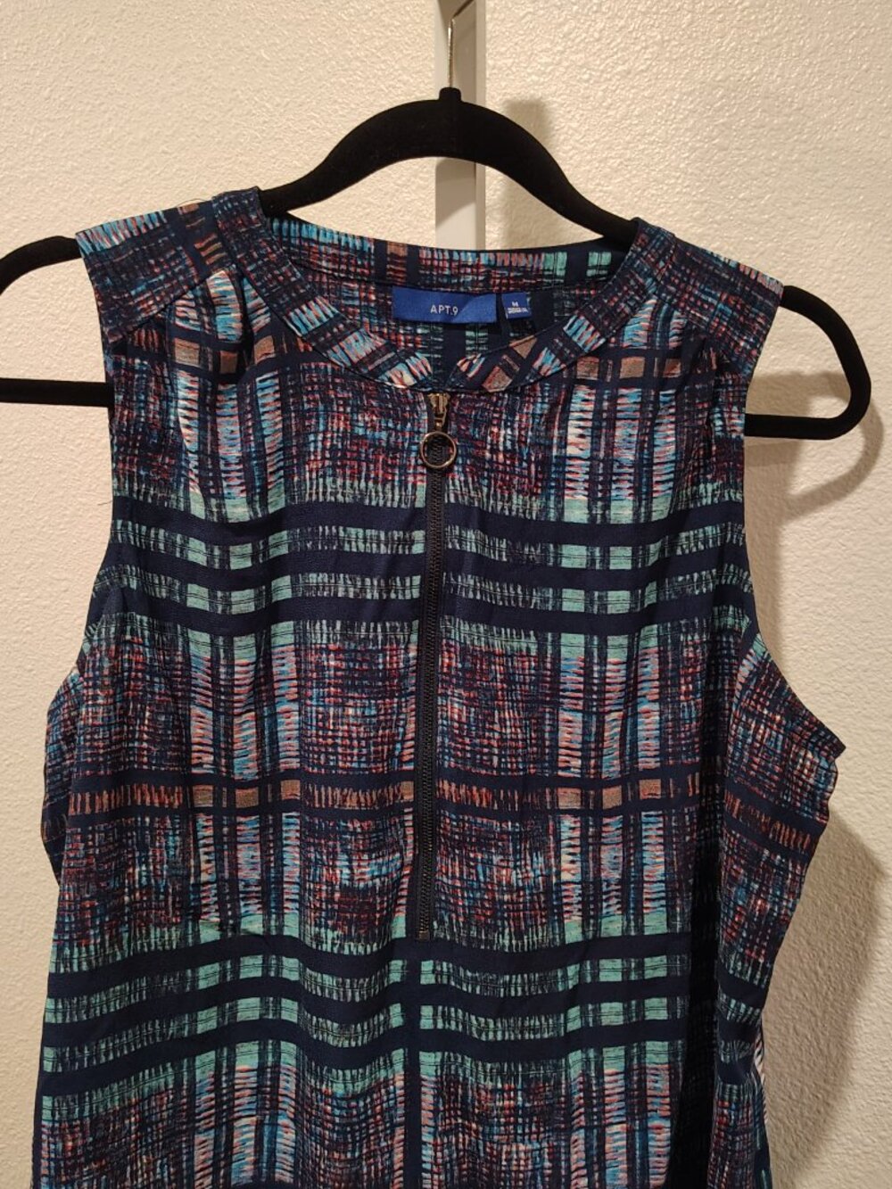 Apt. 9 Tank Top Size Medium Polyester Sleeveless Abstract Plaid Zipper - Picture 3 of 10